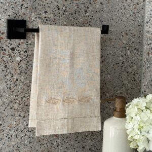 Toalla de manos avena / Fila de pescados beige