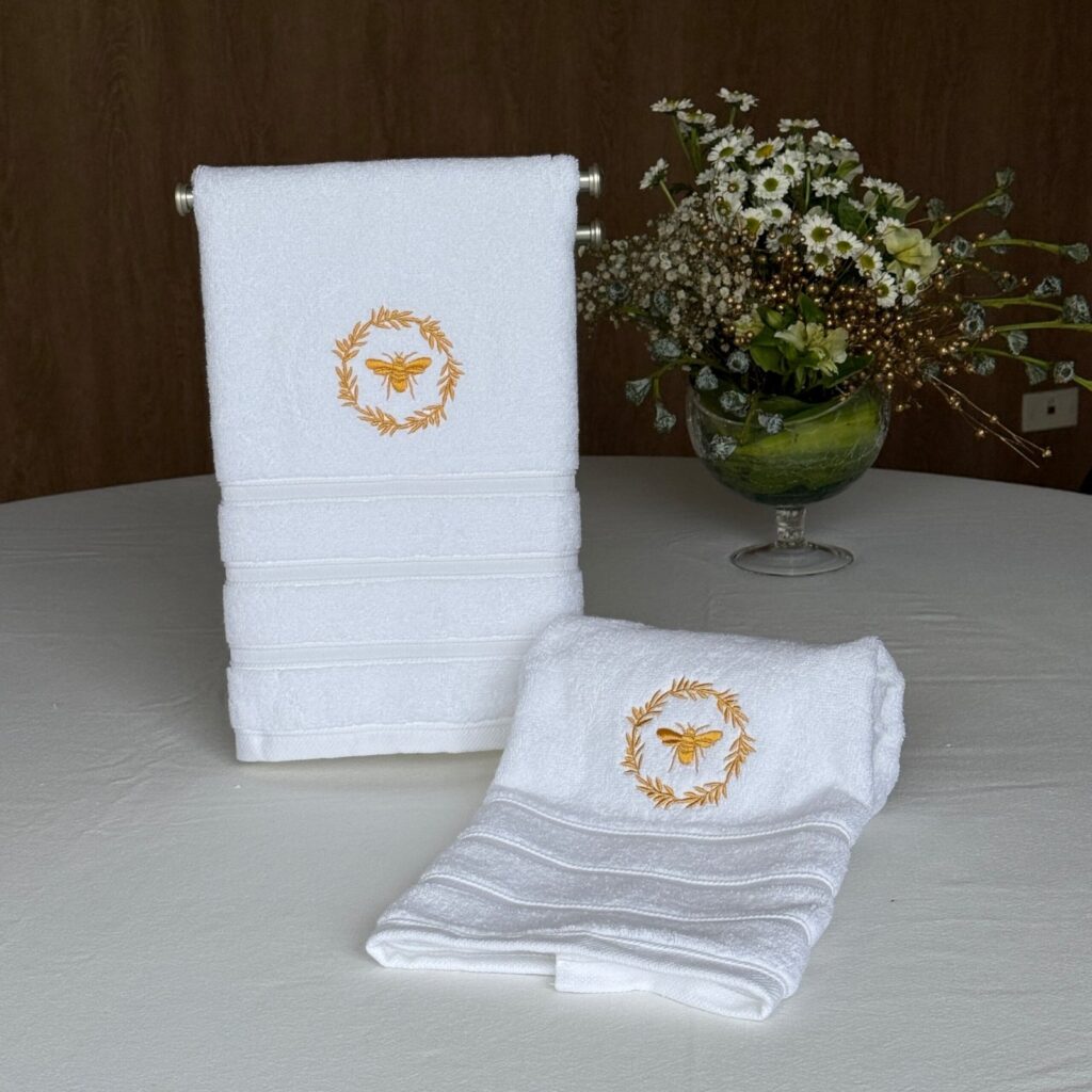 Toallas de Mano Bordado Abeja Dorado (Gift box)